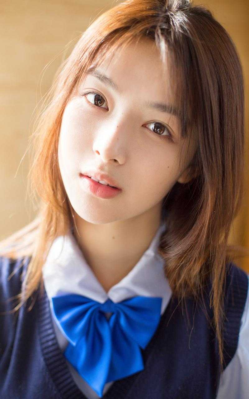 穿成恶毒女配，在男团里当小保姆by唐甜柳晓枝